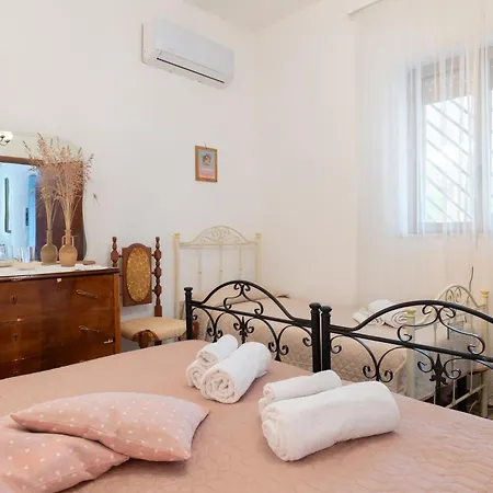 And Trullo Septis Ostuni